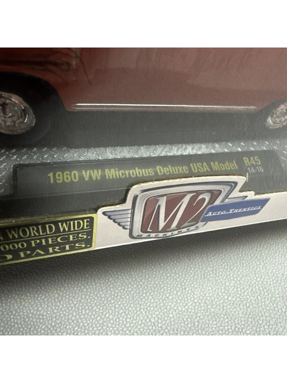 M2 Machines 1/24 RUSTY 1960 VW Microbus Deluxe USA Model R45 Red White Patina